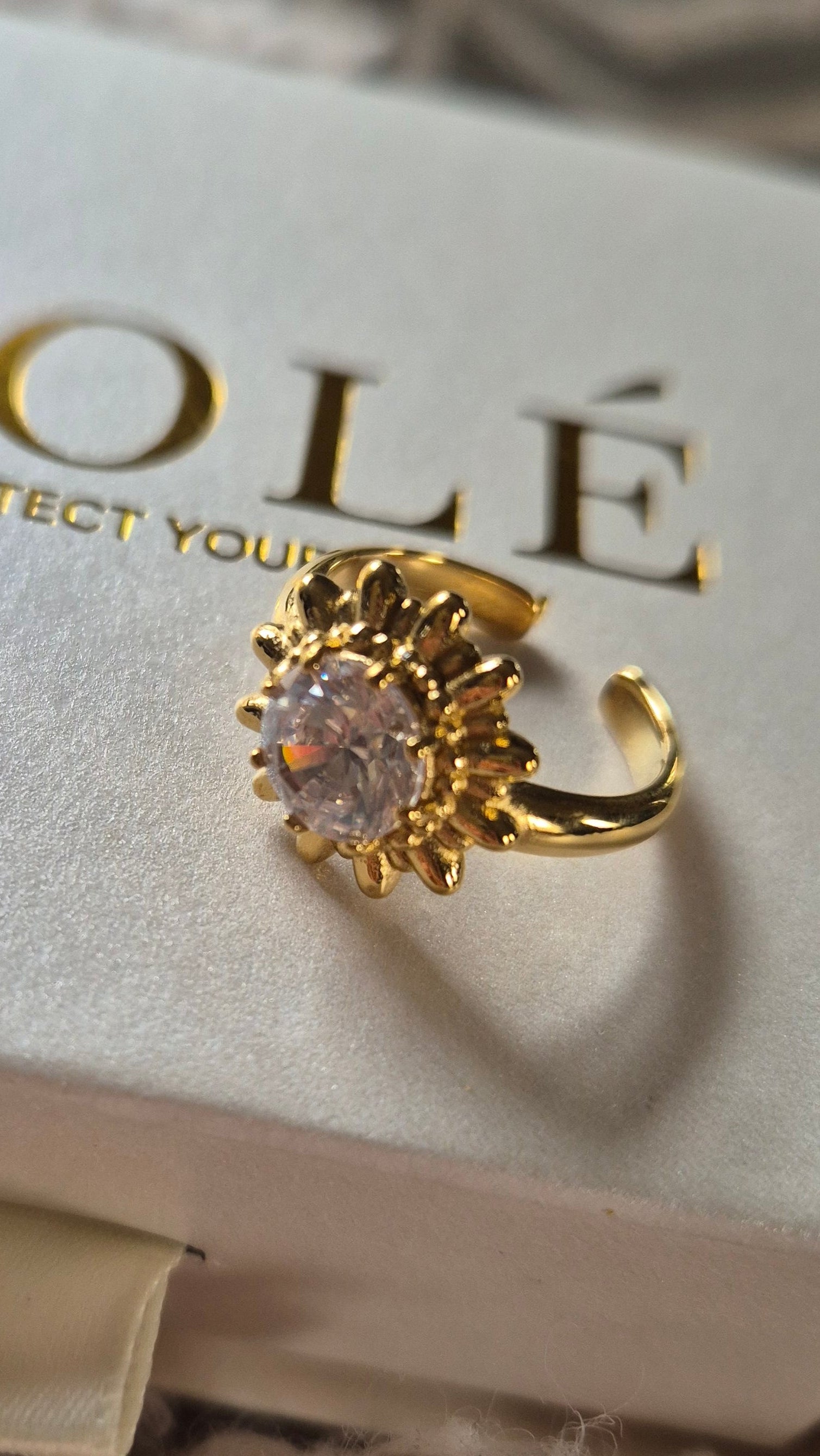 Solé signature UV stone ring
