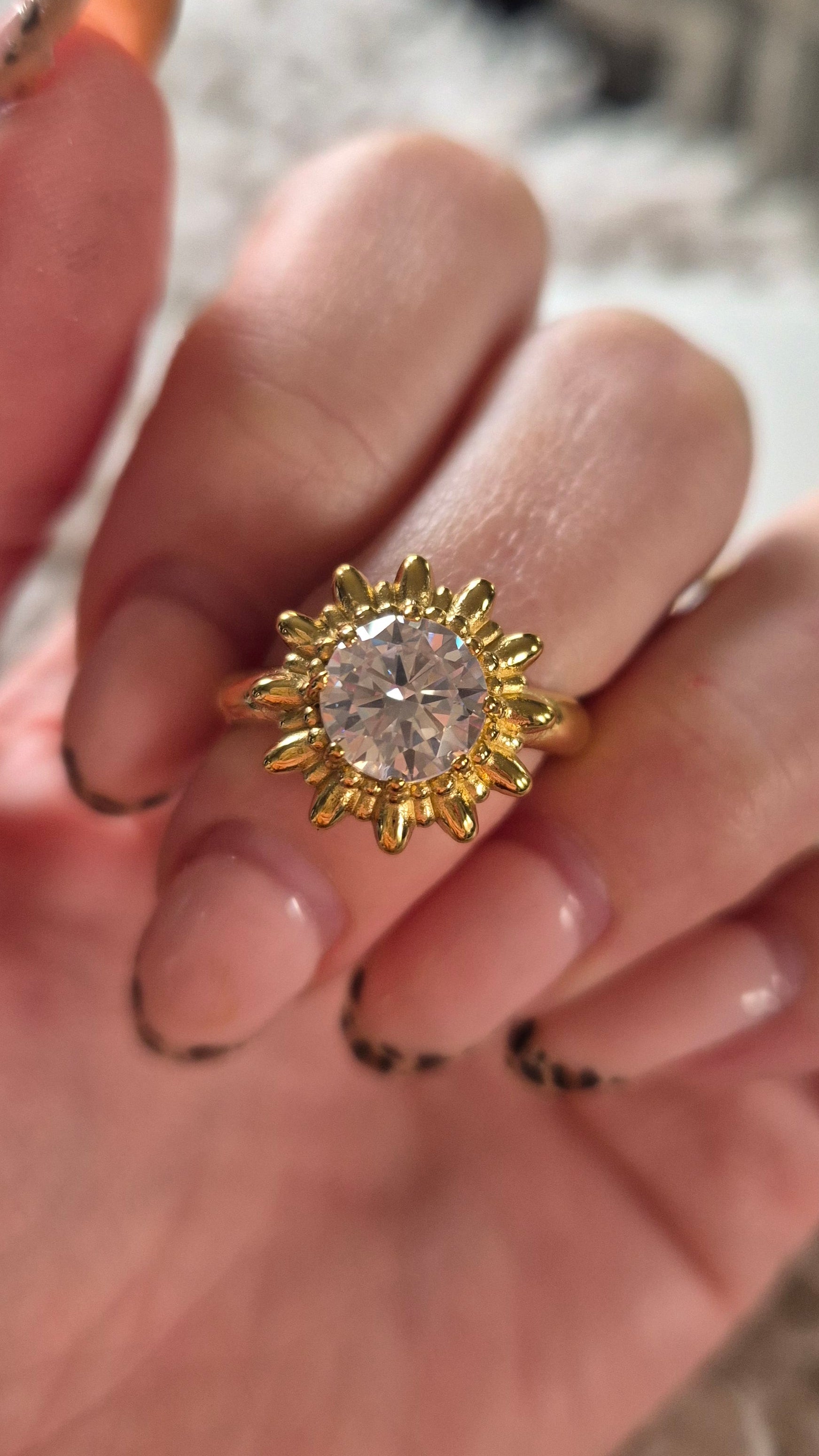 Solé signature UV stone ring