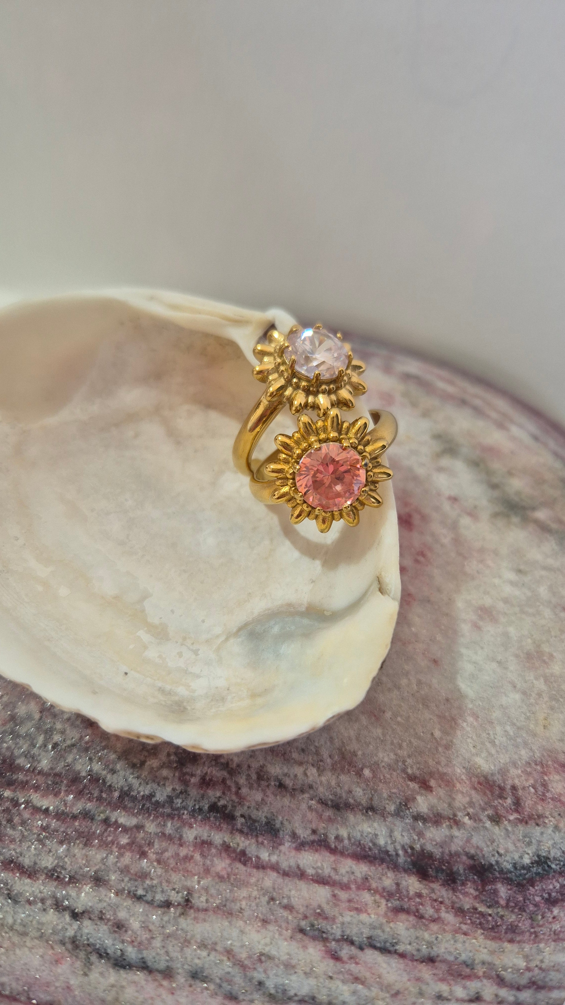 Solé signature UV stone ring